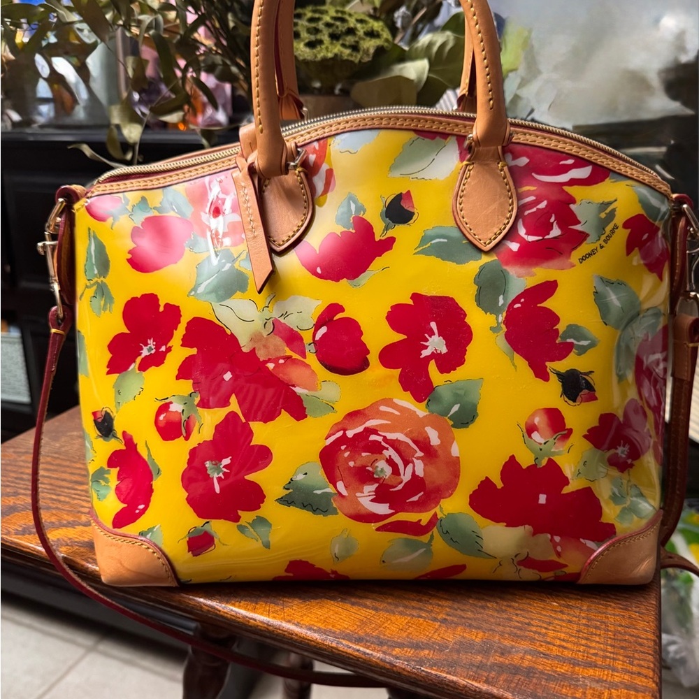 💕REDUCED Dooney & Bourke Yellow and Red Floral Shoulder Bag - Picture 2 of 10